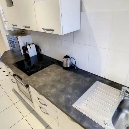 Quality 1 Bedr Rue Du Canada 5 Mins Croisette 208 By Interhome Apartamento